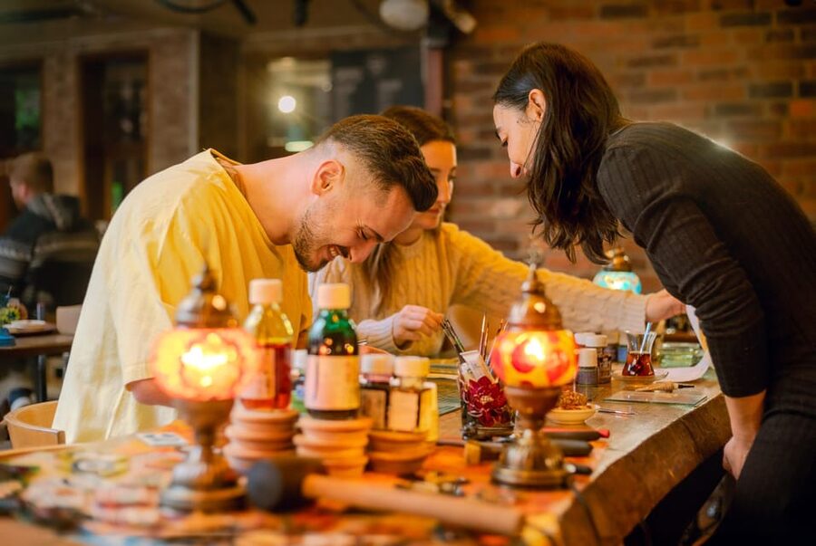 Istanbul: Traditional Stained Glass Painting Workshop - Painting the glass with one-to-one help