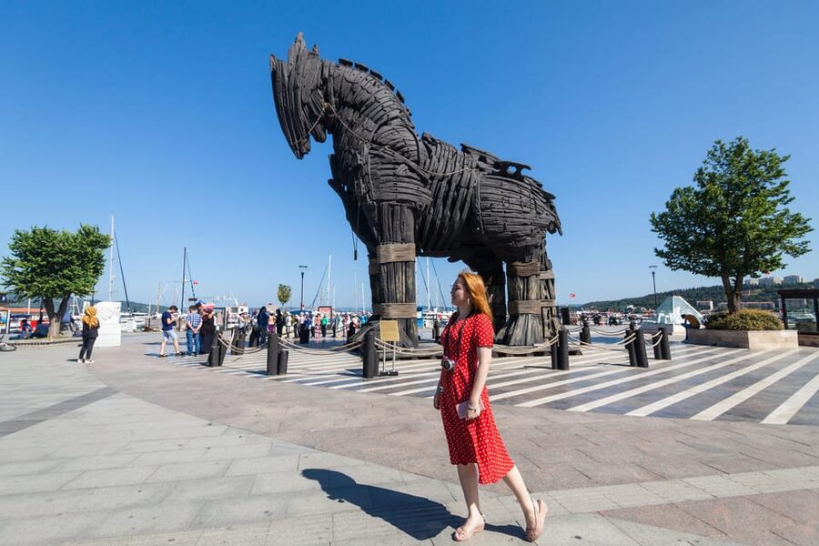 Istanbul: Troy Guided Bus Tour with Ferry Tickets & Lunch - Key things to know before you book