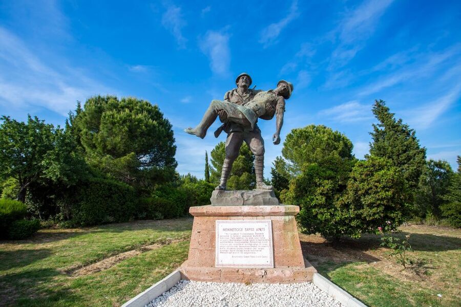 Istanbul: Troy Guided Bus Tour with Ferry Tickets & Lunch - Çanakkale and the famous Trojan Horse