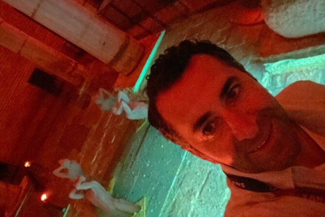 IstanbulBasilicaCistern/fastEntranceEnglish/Spanish (not tickets) - Going underground through the entrance