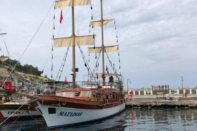 Kusadasi & National Park Boat Tours with Lunch and Transfer - The morning pickup and port wait