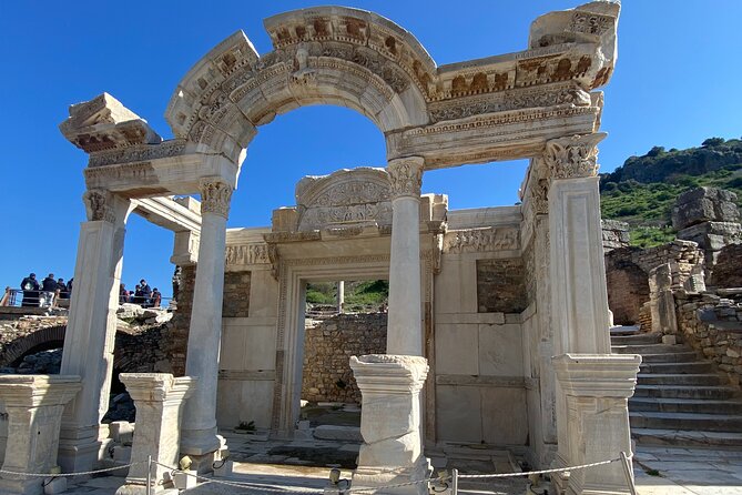 Kusadasi Port PRIVATE EPHESUS TOUR (fixed price 1 to 15 people) - Lunch, carpets, and the tour’s one real question mark