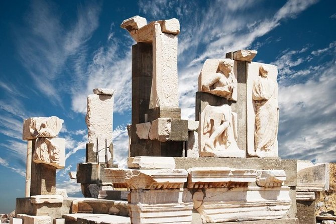 Kusadasi Shore Excursion: Ephesus Sightseeing Tour with Lunch - Meeting Your Guide at Kusadasi Port