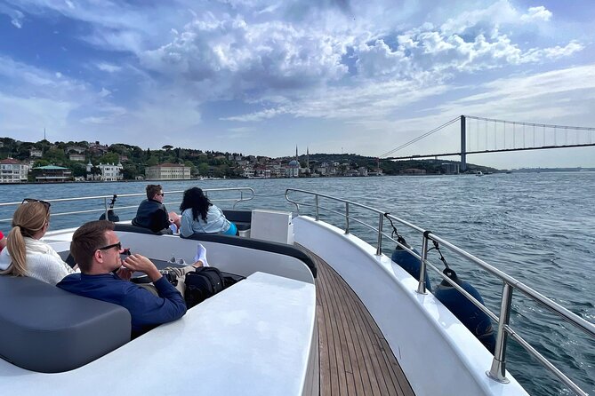 Luxury Bosphorus Yacht Cruise – Stopover in Asian Side - How good is the commentary?