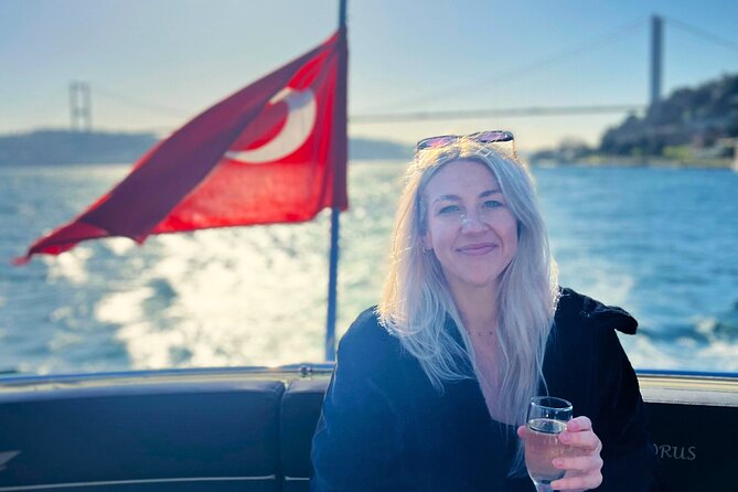 Luxury Bosphorus Yacht Tour – Asian Side Stop & Exploration - Kanlıca: A Short Stop on the Asian Side