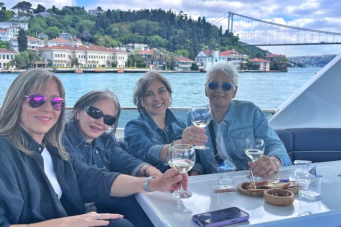 Luxury Bosphorus Yacht Tour – Asian Side Stop & Exploration - Beylerbeyi Palace and Maiden’s Tower