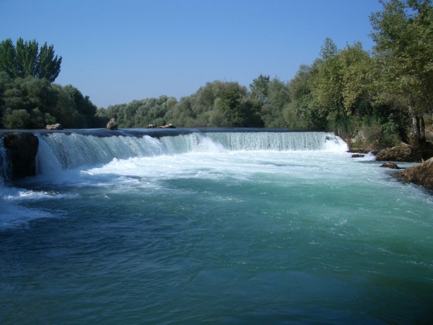 Manavgat Cruise & Grand Bazaar w/Lunch and Unlimited Drinks - The possible textile-shop detour