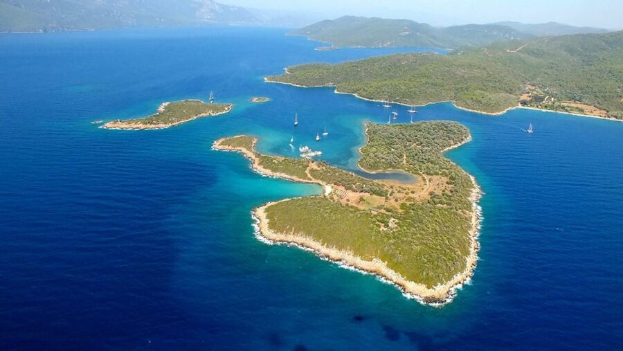 Marmaris: Cleopatra Island Boat Trip with Lunch and Transfer - Deep Blue Bay earns its name