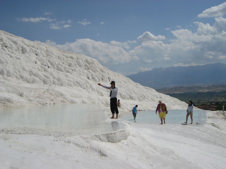 Marmaris: Pamukkale, Hot Spring, Travertines Tour with Lunch - Leaving Marmaris before the day heats up