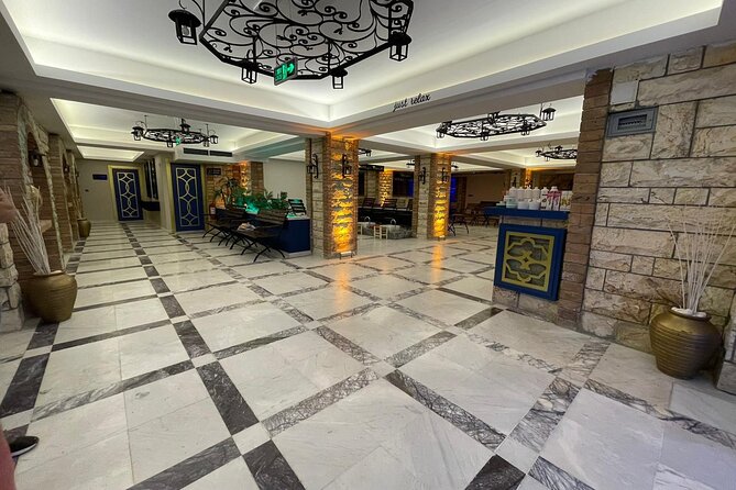 Marmaris Traditional Turkish Bath Experince With Oil Massage - Is this really a traditional bath building?
