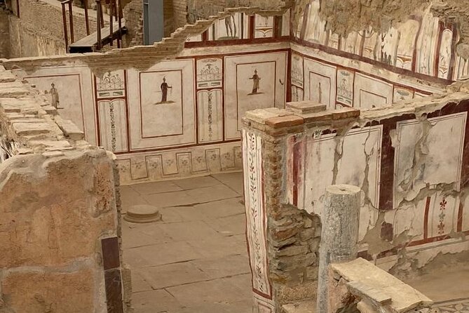 NO HIDDEN FEES : Ephesus 3 to 4 Hours Private & Mini Group Tours - Meeting your guide at Ege Ports