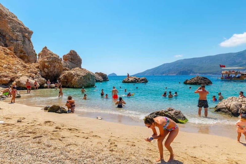Oludeniz: Butterfly Valley, St. Nicholas Island incl. Lunch - Who should book this Oludeniz cruise?