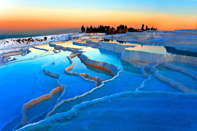 Pamukkale, Hot Springs, Travertines Tour Incl. Lunch f/Bodrum - Walking onto Pamukkale’s white terraces