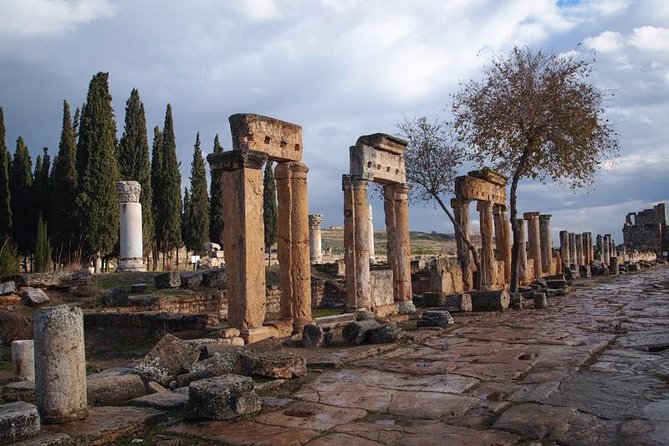 Pamukkale Small Group Tour From Kusadasi or Selcuk - Guide quality can shape the whole day