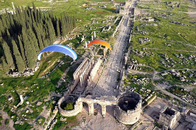 Pamukkale Small Group Tour with Lunch from Kusadasi - Walking the white travertine terraces