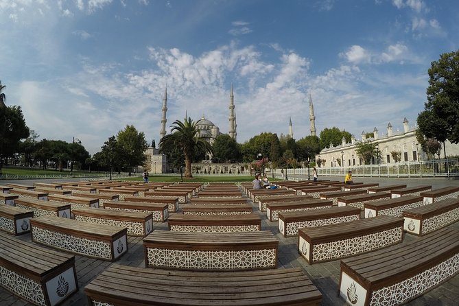 Private 5-6h: Topkapi + Hagia Sophia + Blue Mosque + Grand Bazaar - The Hippodrome and Blue Mosque