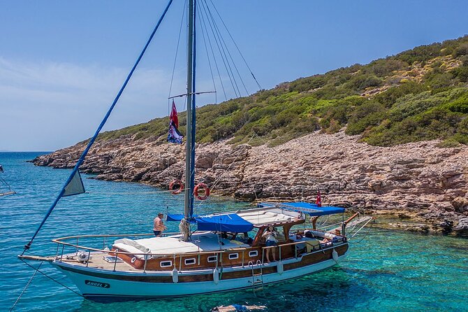 Private 6-Hour Boat Tour with Lunch in Bodrum Bays - What lunch and onboard supplies really add