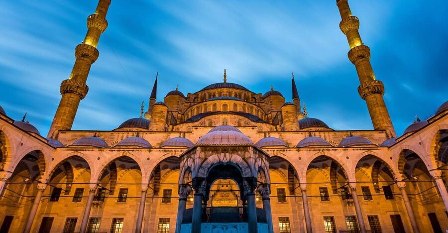 Private 7-Hour Istanbul Tour with Red Carpet Treatment - Hagia Sophia, where two eras share one building