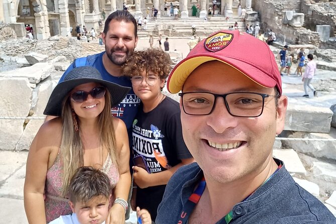 Private Ephesus Tour from Kusadasi Port with Lunch - Entering Ephesus through the Roman heart