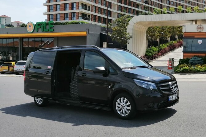 Private Istanbul Airport (IST) Transfer To/From City Center - Inside the air-conditioned vehicle