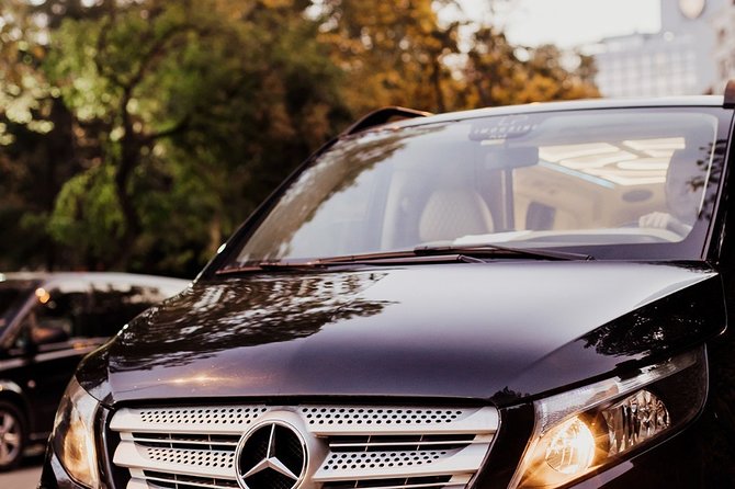 Private Istanbul Airport Transfer to Blue Mosque Sultan Ahmet - From Istanbul Airport arrivals to the Old City
