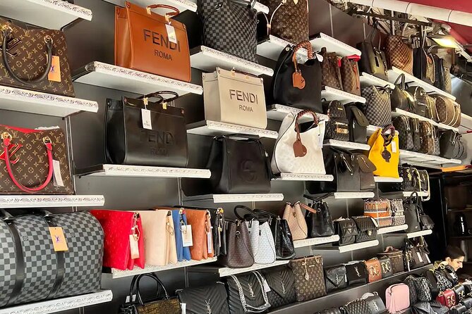Private Istanbul Shopping in Grand Bazaar with Personal Shopper - The $75 price and who gets good value