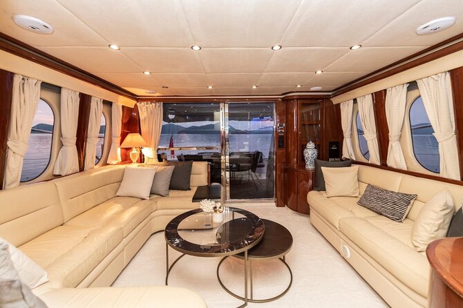 Private Luxury Yacht Cruise on Bosphorus - Küçüksu Palace and the second suspension bridge
