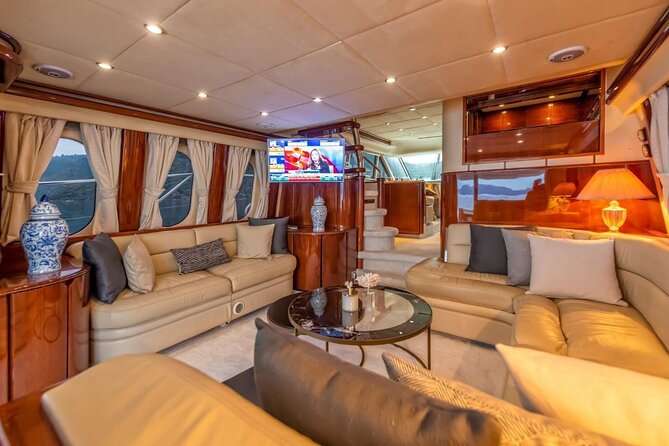 Private Luxury Yacht Cruise on Bosphorus - Beylerbeyi Palace and Maiden’s Tower