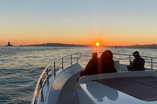 Scenic Bosphorus Sunset Cruise – 2.5 Hours of Luxury & Views - Küçüksu Pavilion and Beylerbeyi Palace