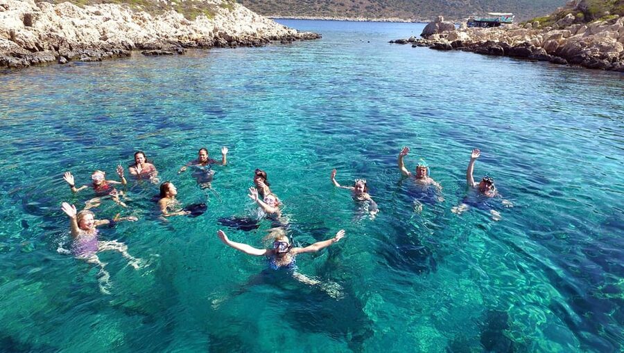 Side: Dolphin Island Boat Trip with Lunch & Unlimited Drinks - Key points to know before booking