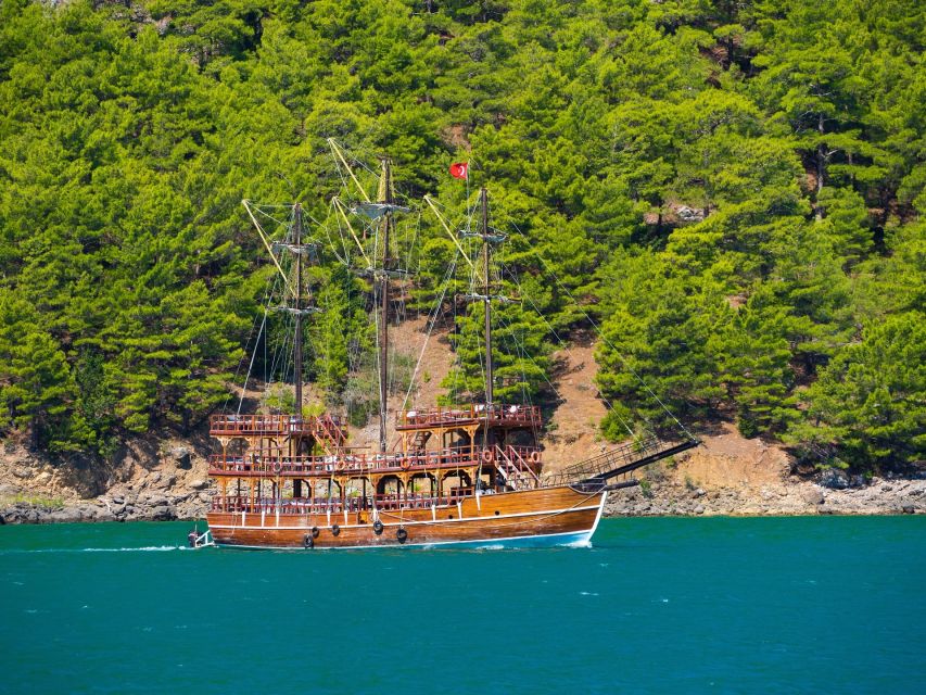 Side: Green Canyon Jeep and Boat Tour with Lunch - Green Lake by boat: the quiet hour