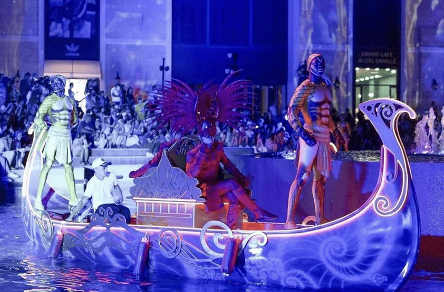 Side: Land of Legends Bus Transfers and Boat Parade - Is two and a half hours enough?