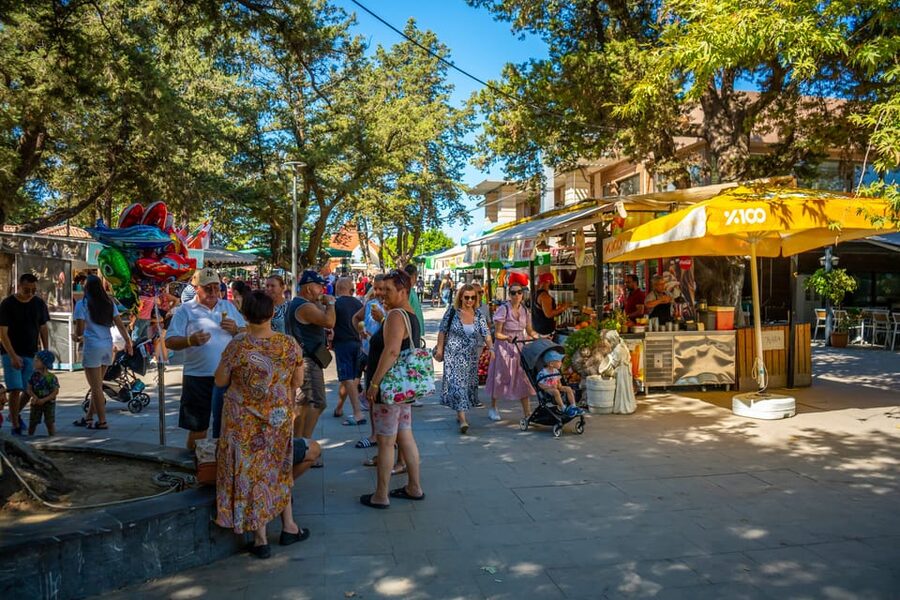 Side: Manavgat River Boat Trip & Grand Market w/ Lunch - Barbecue lunch with river views