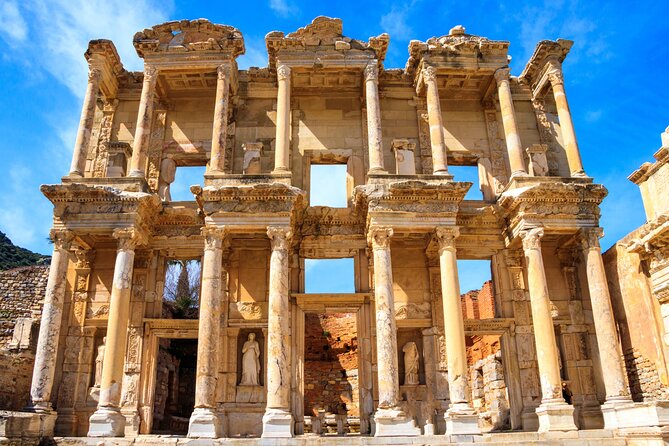 SKIP-THE-LINE: Group & Private Ephesus Tour ENTRY FEE & LUNCH - Entering Ephesus and following the ancient streets