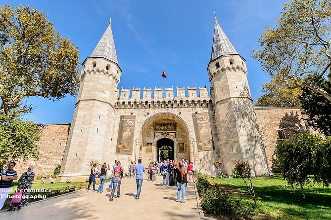 Small Group: Best of Istanbul Tour with Hagia Sophia Tickets - Topkapi’s courtyards, without the museum rooms