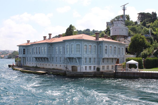 Small Group Full-Day Istanbul: Old City, Bosphorus Cruise & Lunch - The 90-minute Bosphorus cruise