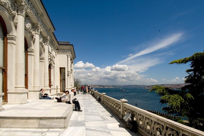 Small-Group Topkapi Palace and Harem Tour with Tickets - Meeting in Sultanahmet Square