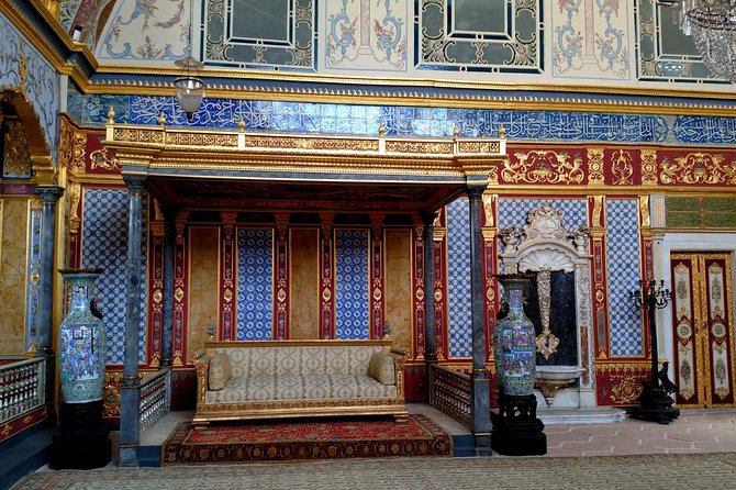 Small-Group Topkapi Palace and Harem Tour with Tickets - What the guides do best