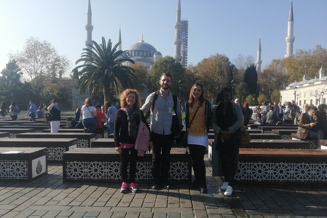 Suleyman's magnificent path: Mosques and Bazaars Tour - One hour at Süleymaniye Mosque