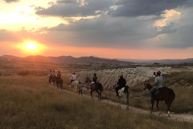 Sunset Horsebackriding-Tour through the Valleys of Cappadocia - Who Will Enjoy It Most