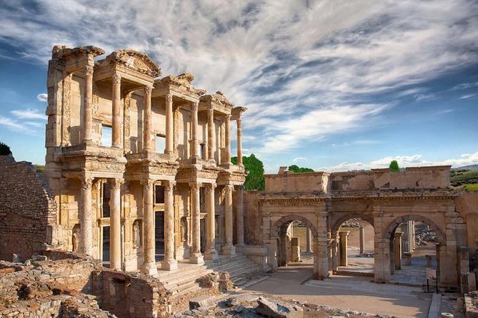 Top-Rated Ephesus and House of Virgin Mary Tour for Cruisers - Meeting your guide at Kusadasi Cruise Port