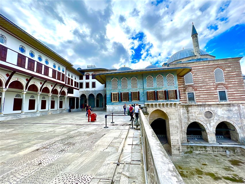 Topkapi Palace&Harem-Guided Tour-Skip lines- All tickets inc - The Fourth Courtyard and the best palace views