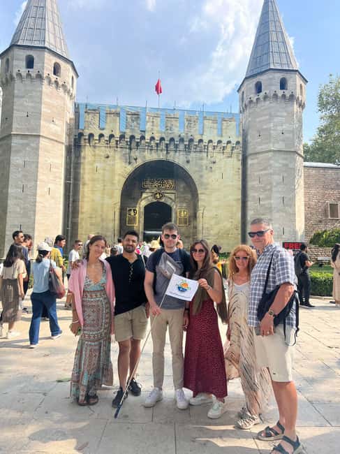Topkapi Palace & Harem, Skip-the-Line Entry with SMALL GROUP - Moving through Topkapi’s four courtyards