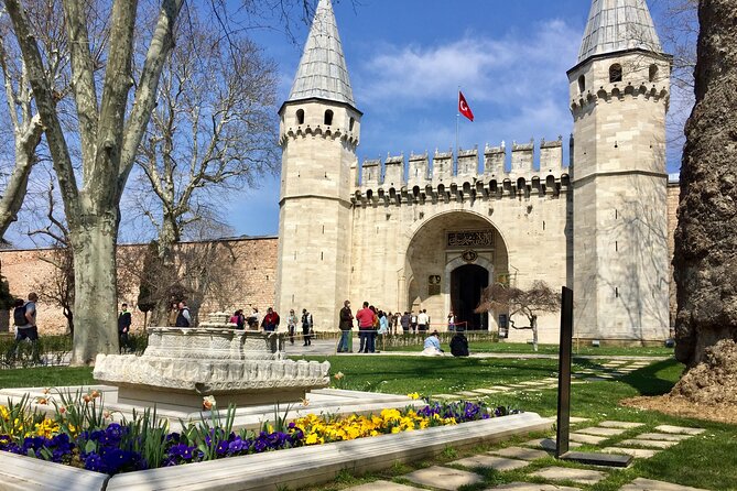 Topkapı Palace with Harem & Blue Mosque Guided Tour - Why this four-hour route works in Istanbul