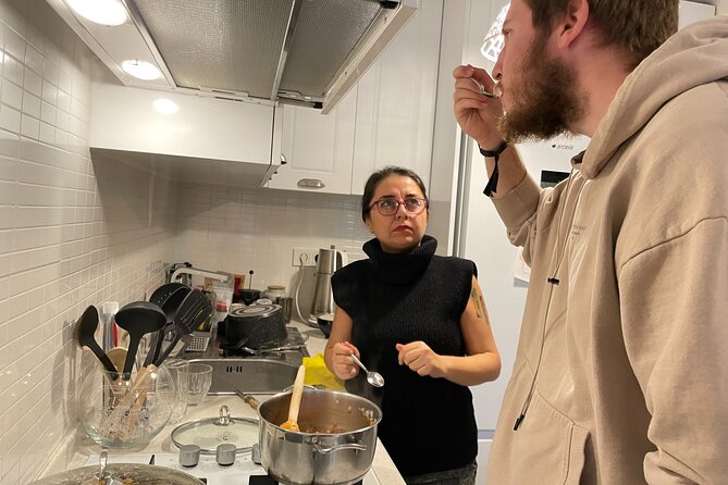Traditional Home Cooking with a Local in İstanbul City Center - Cooking family recipes in Gülşah’s home