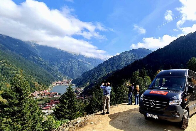Uzungol Tour: Full-Day Nature Adventure with Tea Factory Visit - Following the coast toward Solakli Valley
